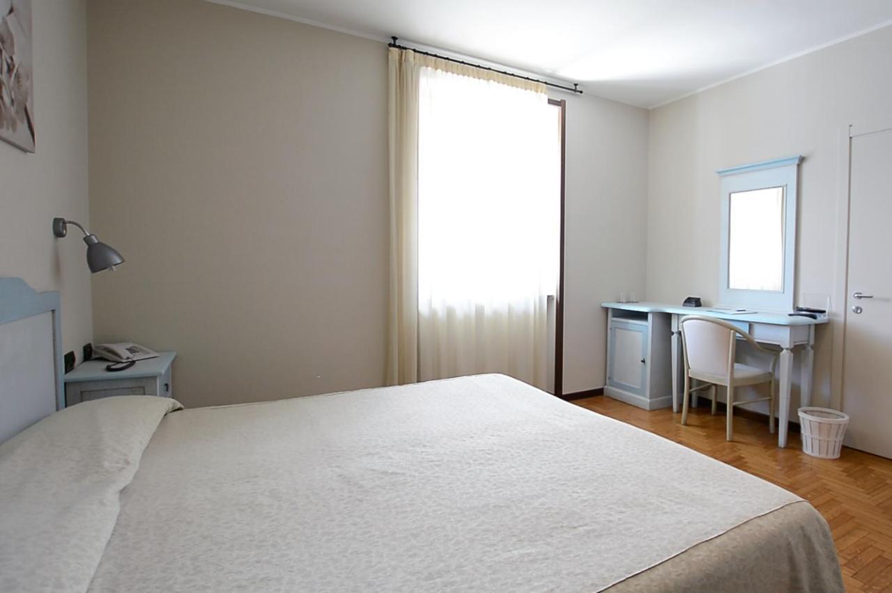 Hotel Risi คอลีโก ภายนอก รูปภาพ